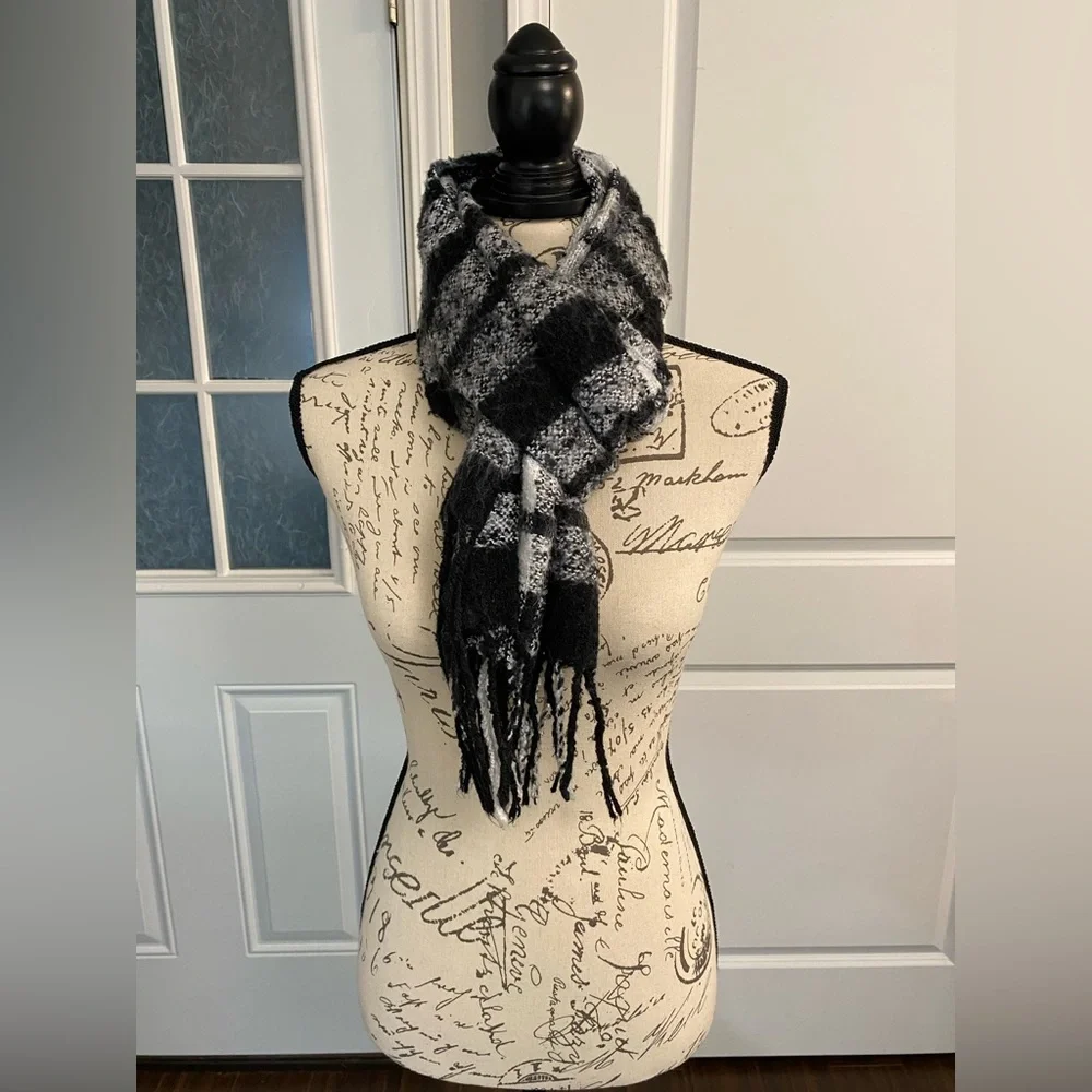 Cozy‎ Black and White Soft Acrylic Plaid Winter Scarf I